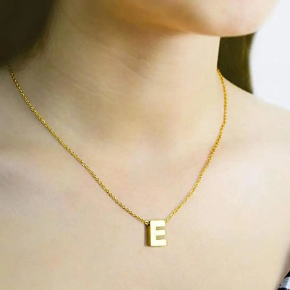 Ожерелье с маленькими буквами инициала для женщин подвеска из нержавеющей стали