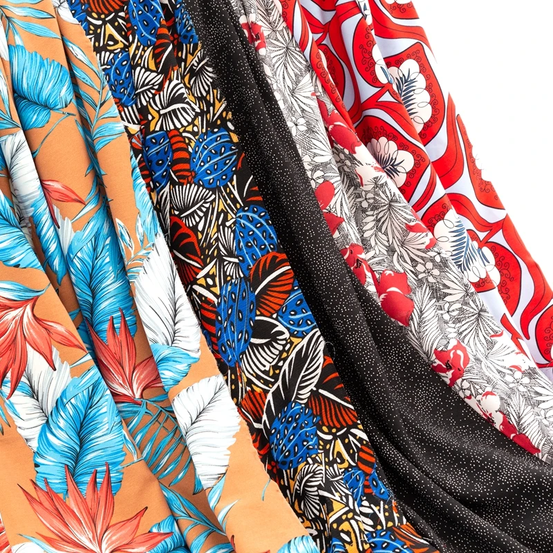 Винтажная цветочная ткань искусственная летняя тонкая для шитья платья 50*150 см