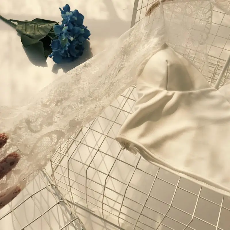 

Summer Autumn New Bottoming Shirt V Neck Perspective Lace Long Sleeve Short Crop Tops Padded Blouse Tops Camisas Mujer D066