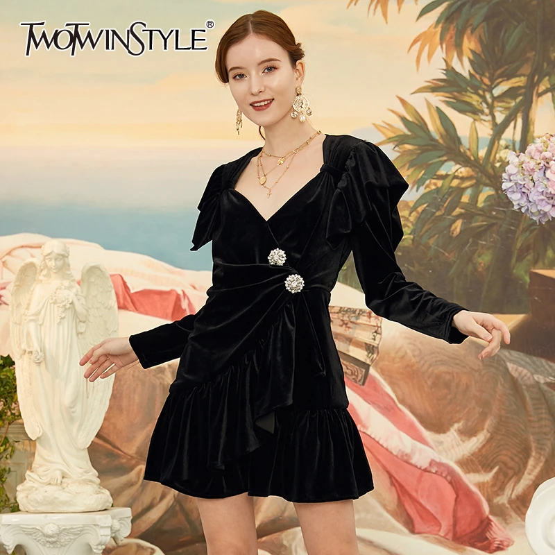 TWOTWINSTYLE элегантное лоскутное платье с алмазными рюшами для женщин v образный