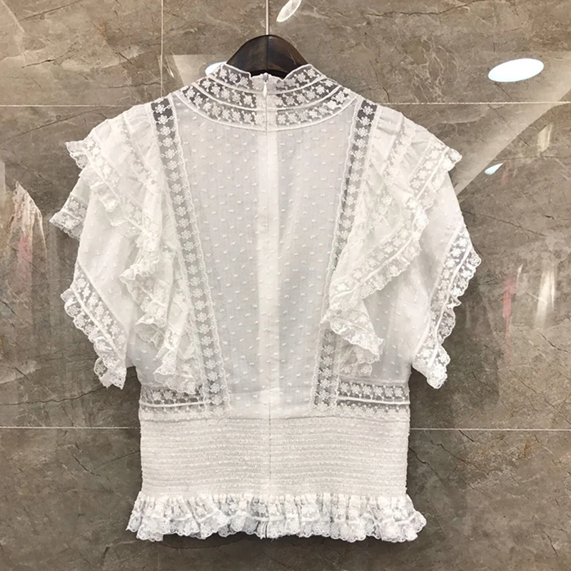 TWOTWINSTYLE белая Лоскутная открытая Блузка с оборками Женская туника с круглым вырезом без рукавов Кружевной укороченный топ женский Мода Лето