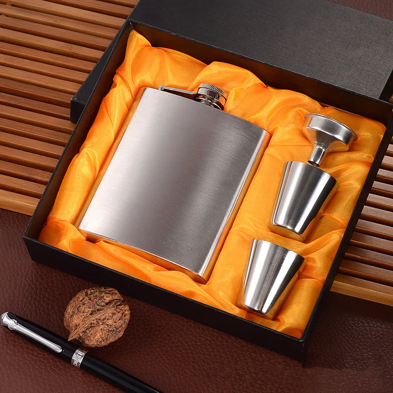 1SET 7OZ hip flask liquor Bottle christmas Gift box Stainless steel wine pot Leather surface portable whiskey OK 1117 |