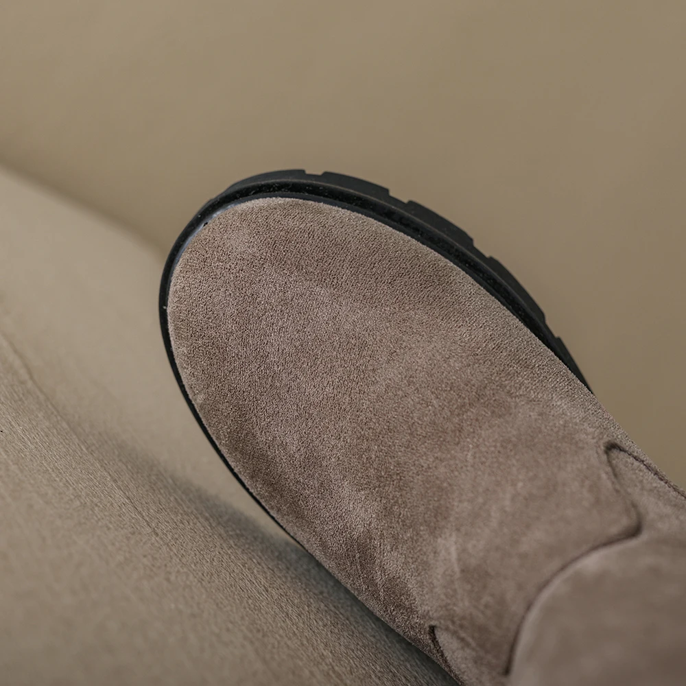 Женские зимние ботинки на меху высокие платформе сохраняющие тепло толстом