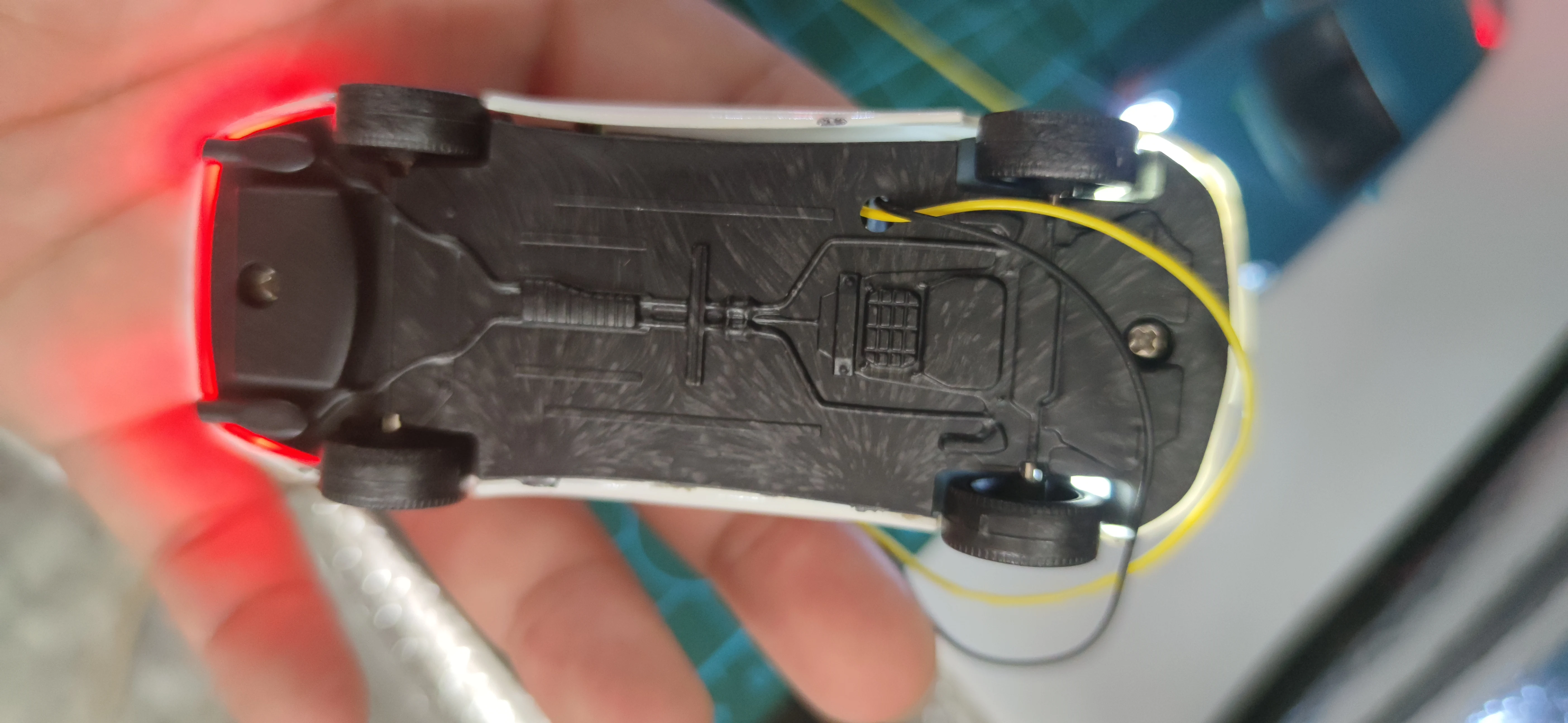 Модель автомобиля 9 см с 12 В светодиодными лампами пластиковая железная