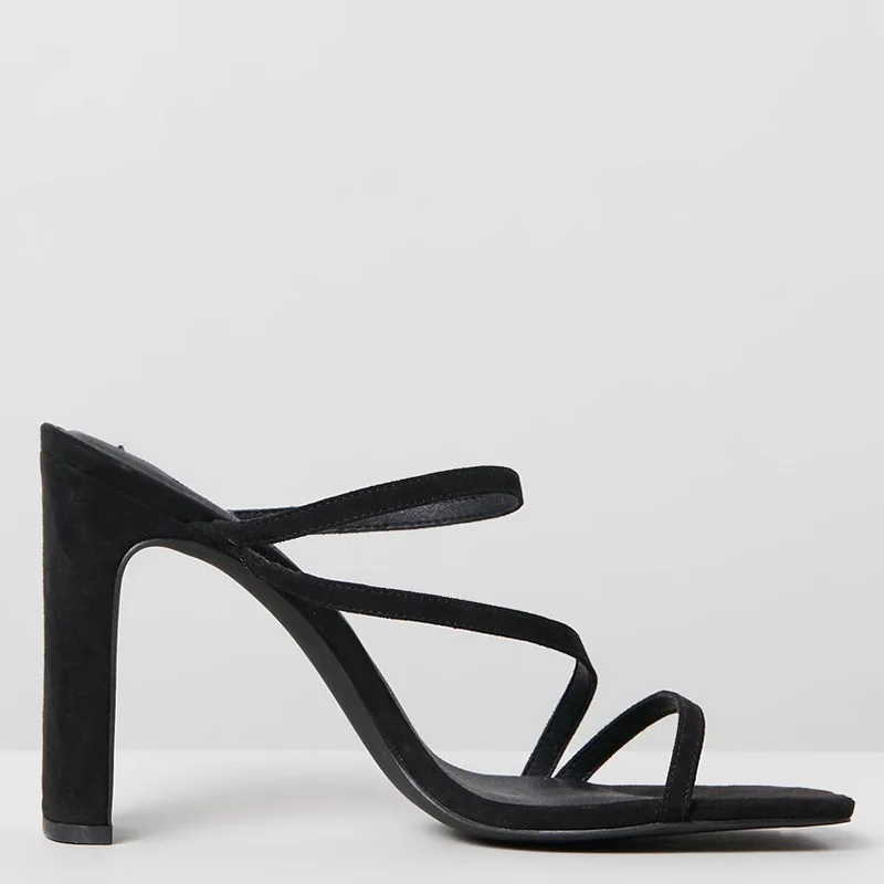Черные босоножки на высоком не сужающемся книзу массивном каблуке с открытым