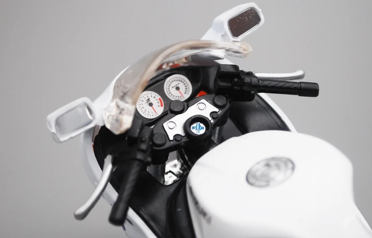 Модель мотоцикла Maisto 1/12 Suzuki GSX1300R для мальчиков и девочек| |
