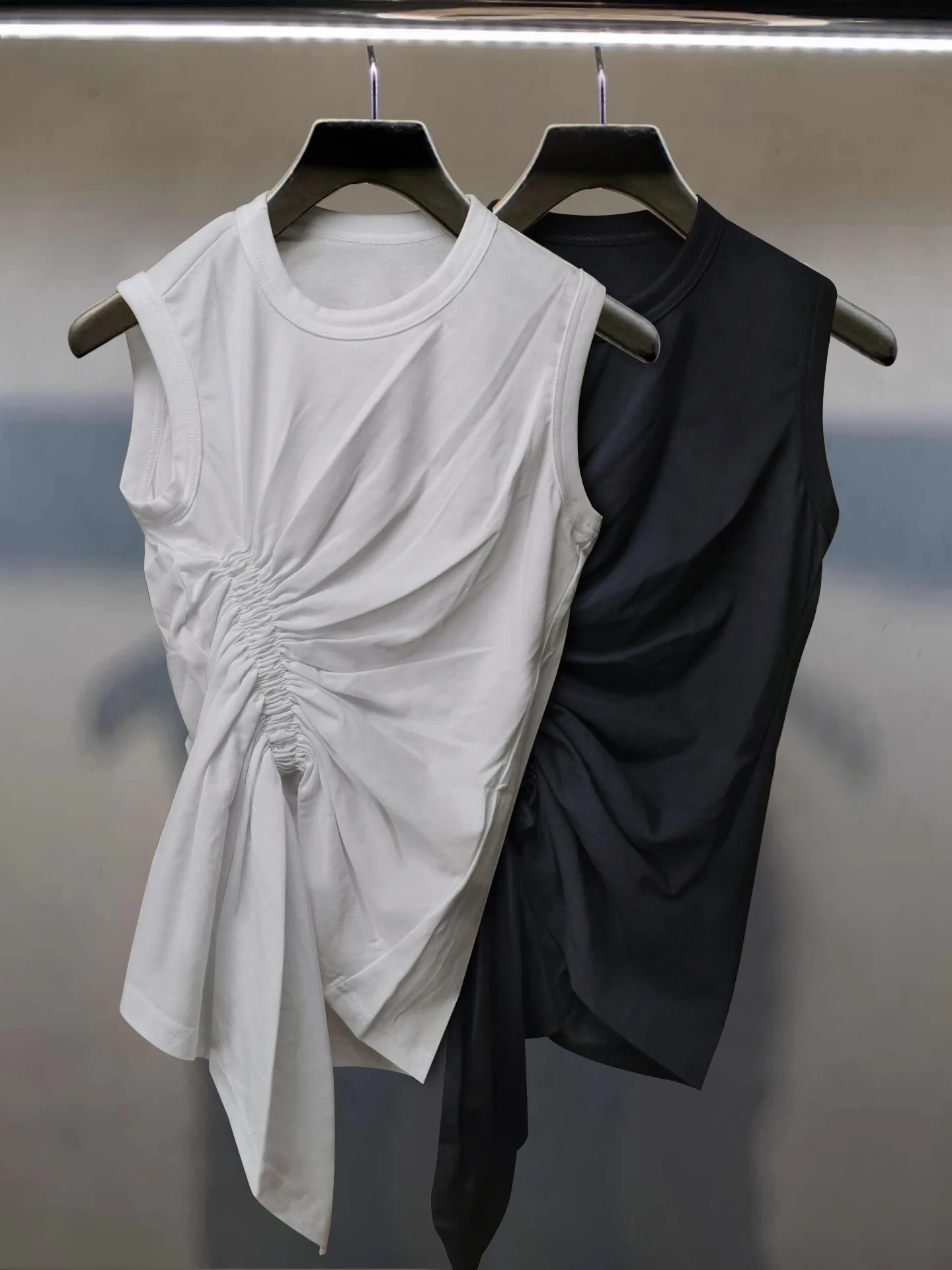 

Women T-shirt 2021 Spring / Summer New Round Neck Sleeveless Pleated Cotton Irregular Slim Women T-shirt
