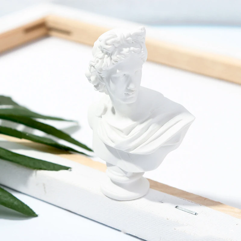 Nordic Modern Small Plaster Statue Art Fan Resin Sculpture Drawing Sketch Plaster Bust Cast Figure Statue Model Art Decoration