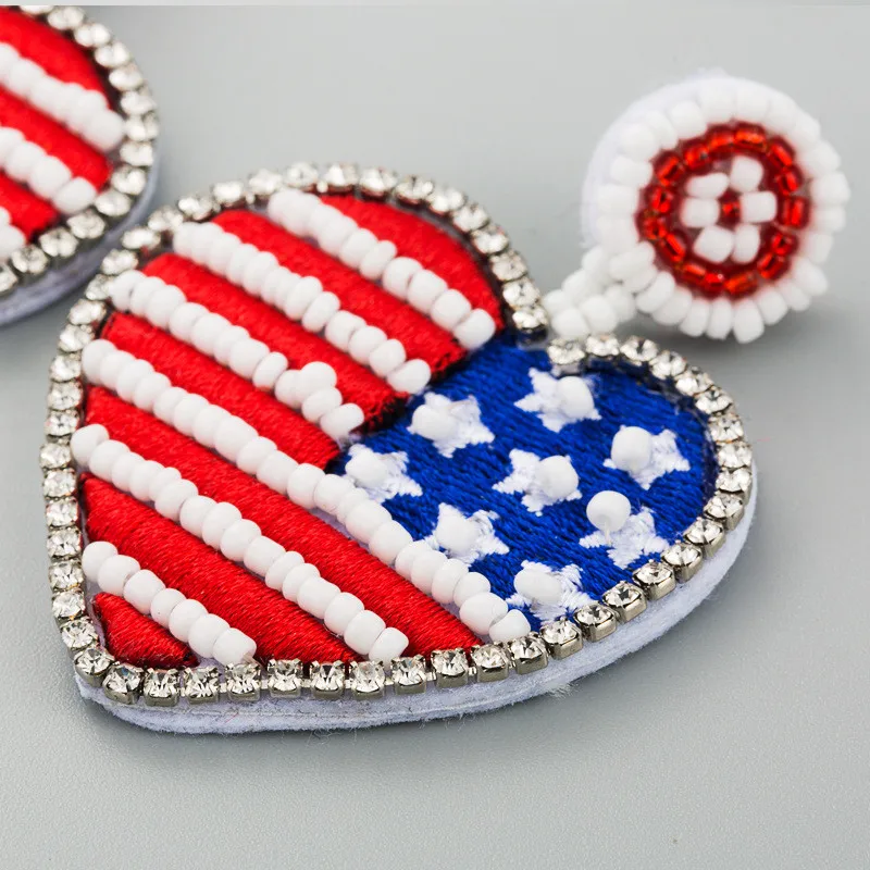 Креативные серьги в форме сердца с американским флагом и бусинами Модная