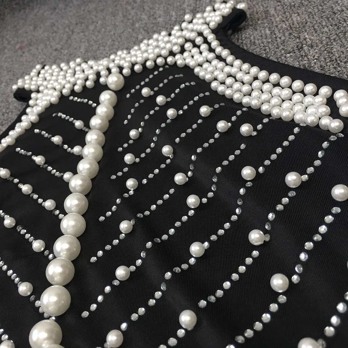 

Sexy Halter Backless Women Dress Summer 2020 Party Night Diamond Beads Bodycon Vestidos Tassel Sleeveless Black White Dresses