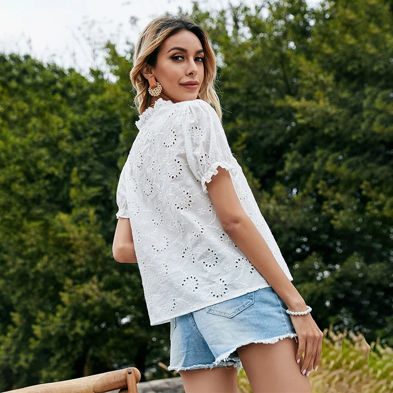 

2021 Spring New Hollow Out Top Women Sweet Puff Sleeve White Pullover Tops For Woman Summer Slim T Shirt Top