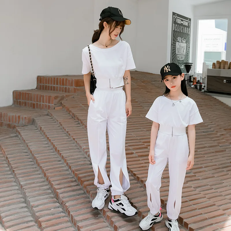 

Kid's summer suit short-sleeved t-shirt leisure hollow trousers parent-child wear Korean mom and daughter matching clothes