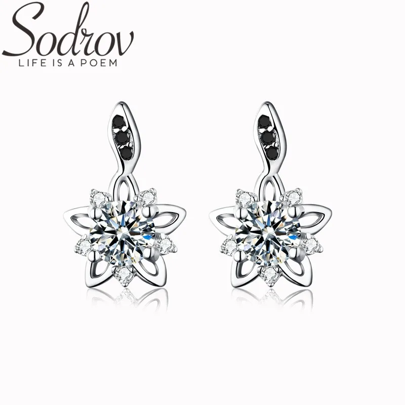 

Romantic 1.8g 925 Sterling Silver Jewelry Engagement Stud Earrings for Women Star Black&White Earring Bijoux T032
