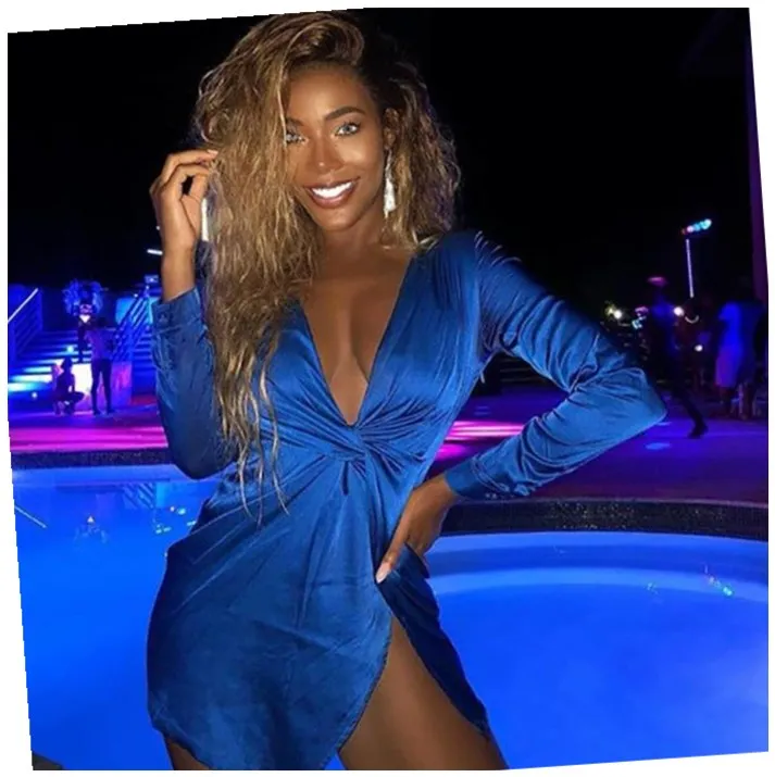 Атласное шелковое мини платье цвета металлик черный/телесный цвет шампанского с