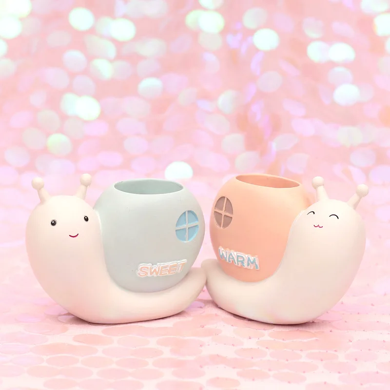 

cute cartoon snail resin craft Desktop student Pen Holder Office Stationary ornaments Pen Pot accessories gift a0244