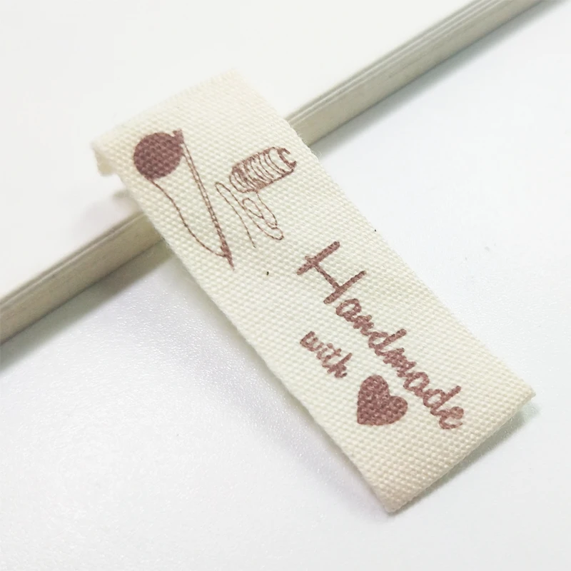 FreeShipping100pcsPureHandMadeDDIYWitheLoveLabelsCottonFabricPrintingTagsForGarmentBagsSewingAccessoriesSpotsGoods | Дом и сад
