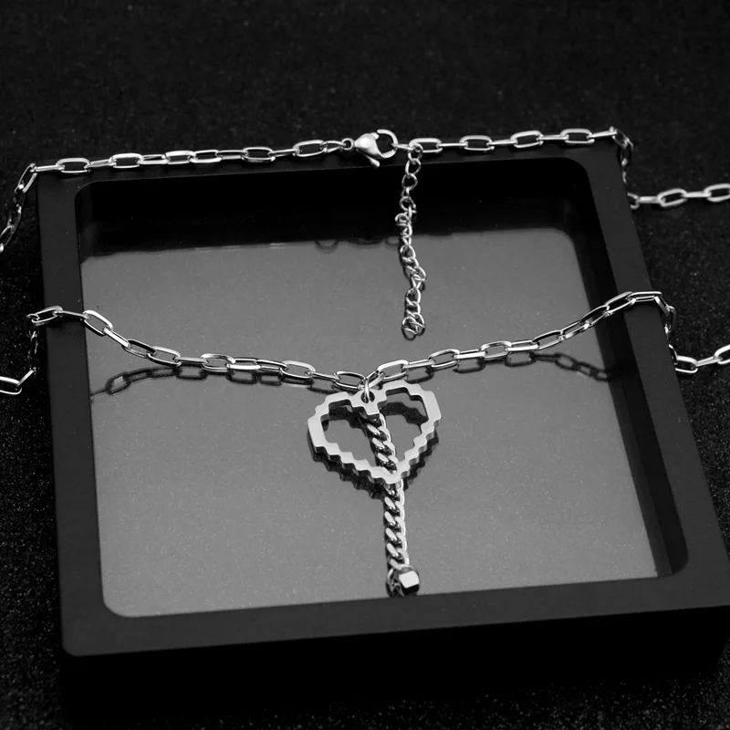 

Modern Jewelry Heart Pendant Necklace New Design Vintage Temperament Chain Necklace For Women Gifts Stainless Steel Necklace