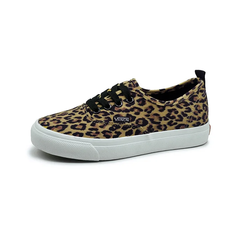 

Spring new leopard print plus velvet canvas shoes female students warm cotton shoes all-match board shoes cloth shoes shoe women