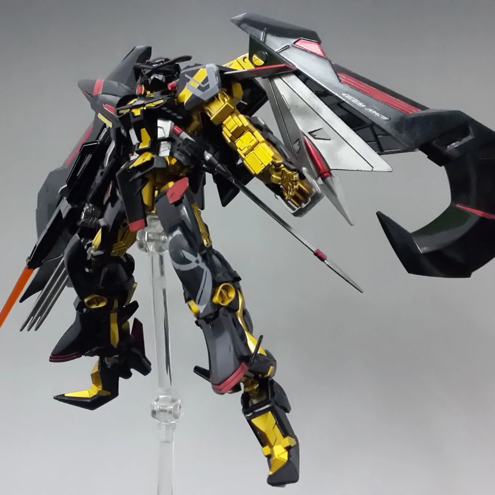 Японский мобильный костюм Seed 1/144 Gundan Astray Золотая рамка Amatsu настраиваемая модель