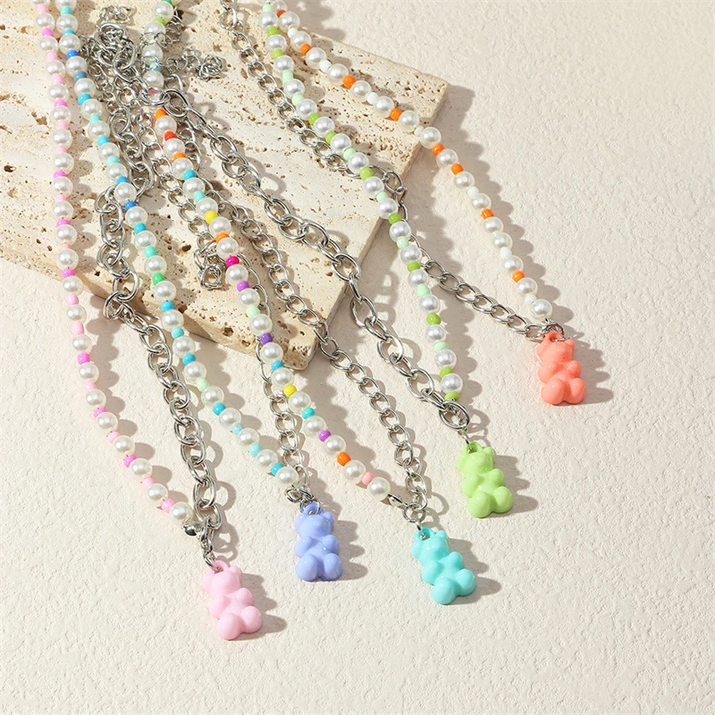 

Fashion Cute Candy Color Bear Pendant Necklace Simple Trend Personality Imitation Pearl Beaded Necklace Women's Jewelry Gift