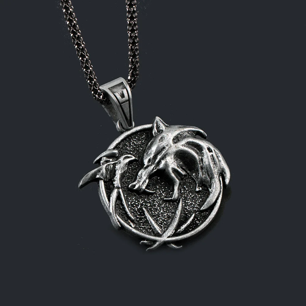 

24Pcs/Lot Wild Wolf Animal Medallion Pendant Necklace Wolf Head Jewelry 5 Style Options Halloween Necklace Jewelry Wholesale