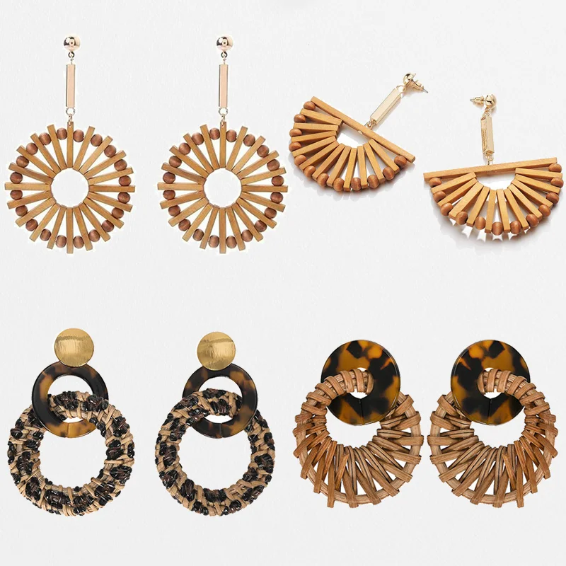 Dvacaman INS Fashion Statement Earrings Women Boho Rattan Knit Drop Earrings Wooden Dangle Earrings Wedding Jewelry Wholesale