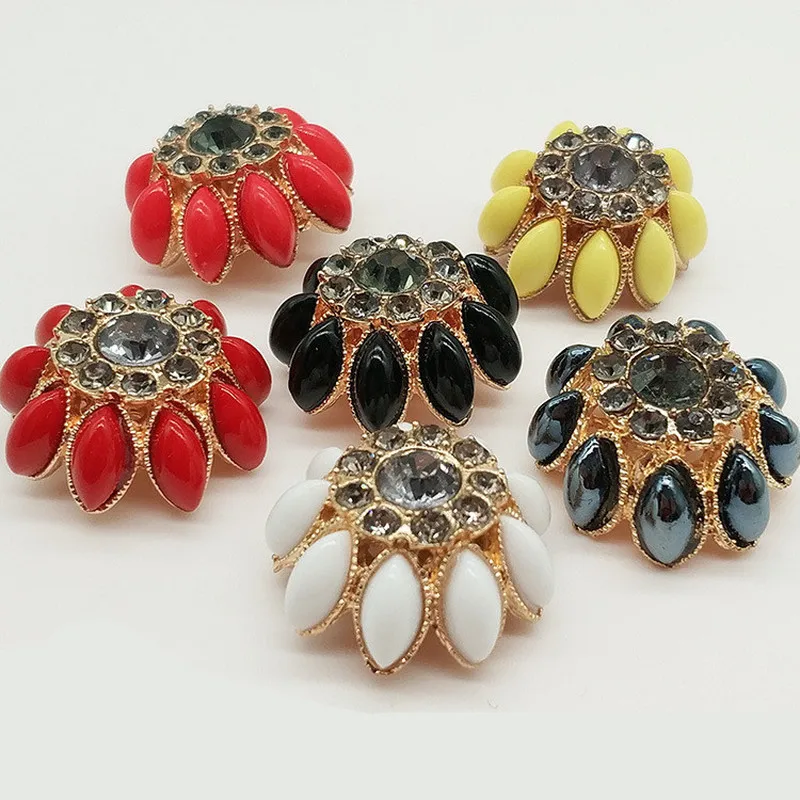 Resin Flower Rhinestone Wedding Decoration Buttons For Clothing Metal Buttons DIY Coat Sweater Buttons For Clothing Accessories