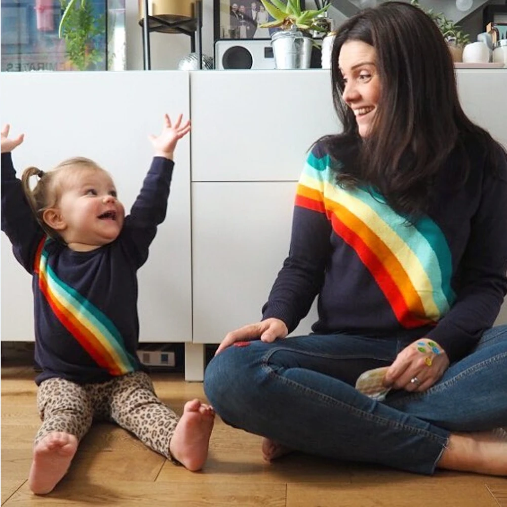 Осенняя одежда для мамы и дочки футболки с длинными рукавами принтом радуги