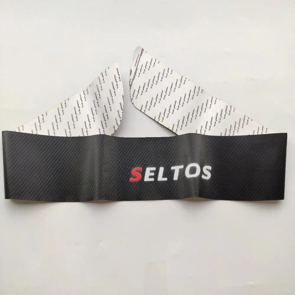 Для KIA SELTOS 2020 Накладка на порог багажника наклейка из углеродного волокна и кожи