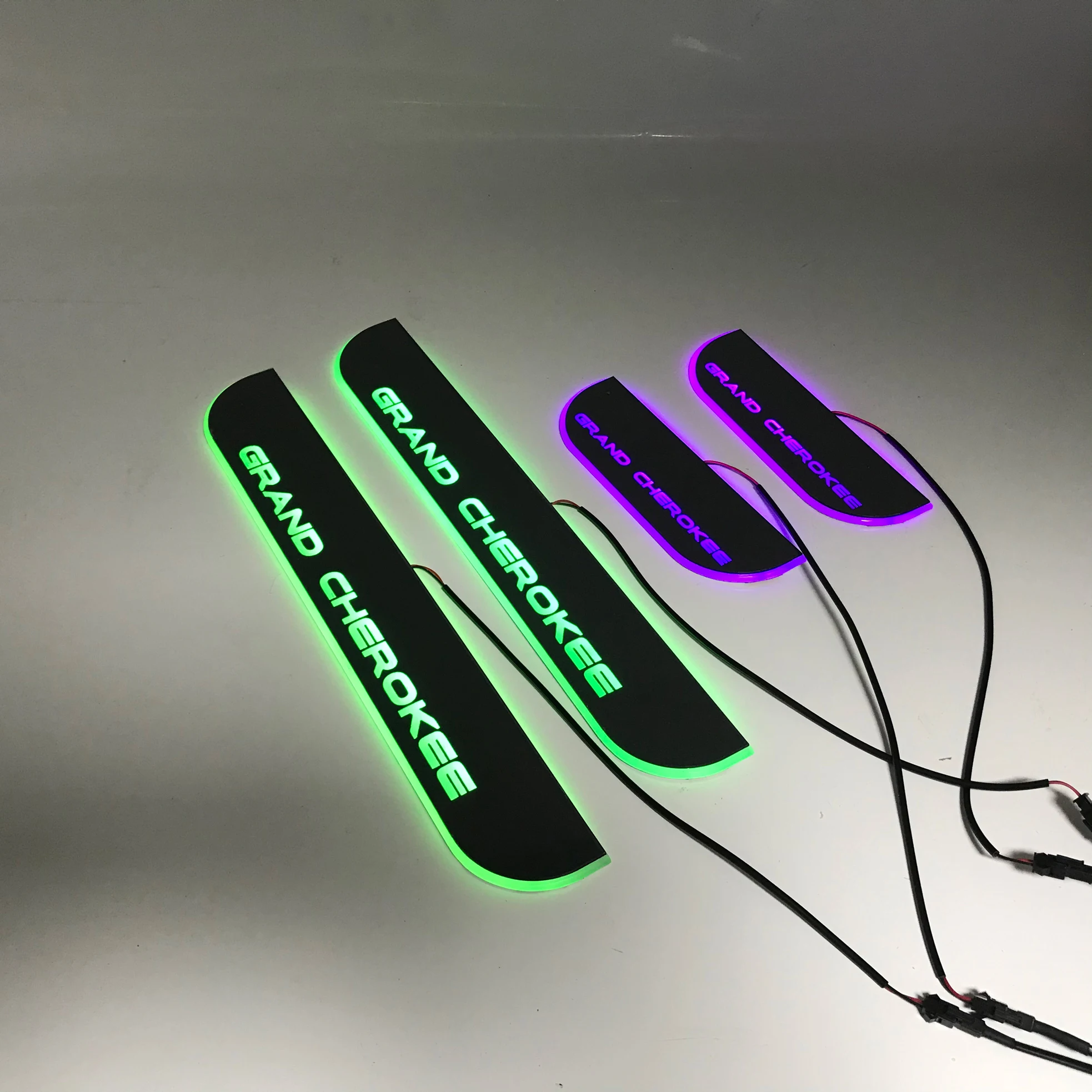

LYQ 4PCS acrylic mobile LED welcome scooter wear plate door sill frame path light for Jeep Grand Cherokee Flow/fixed light