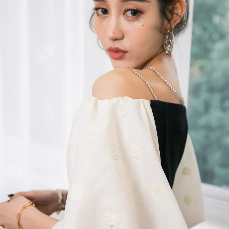 2021NEW one-shoulder chain camisole, summer diamond chain shoulder strap French puff sleeve shirt, chic short women's top