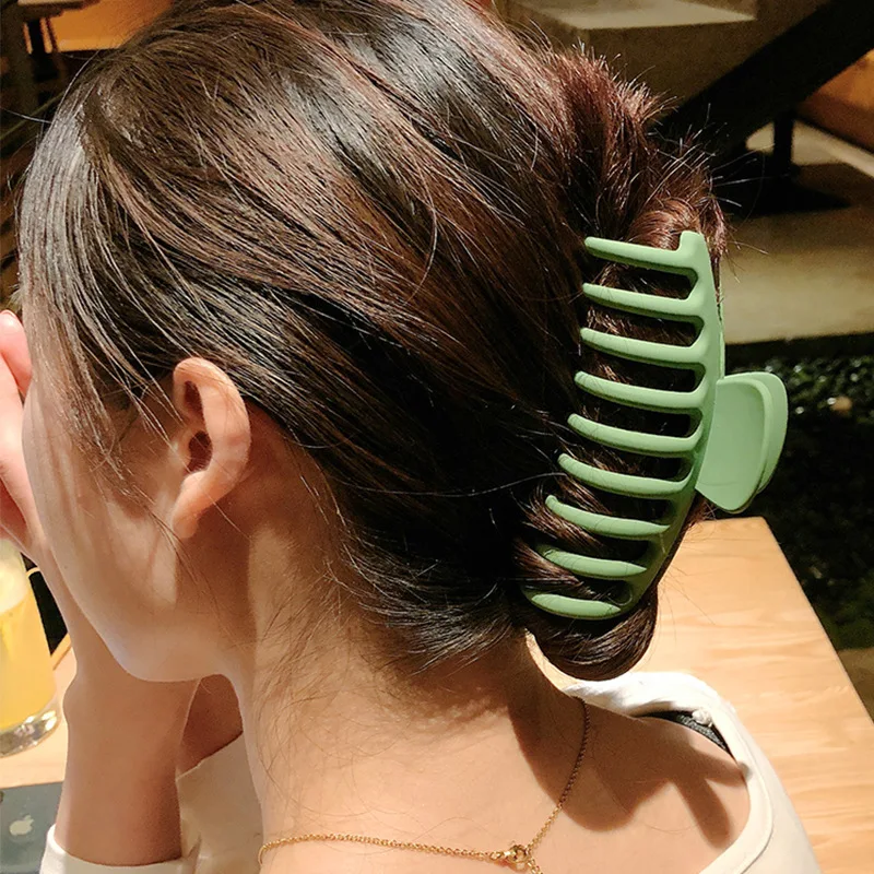 

1Pc Korean Solid Big Hair Claws Elegant Frosted Bathing Hair Clips Hairpins Barrette Headwear for Women Girls Hair Accessories