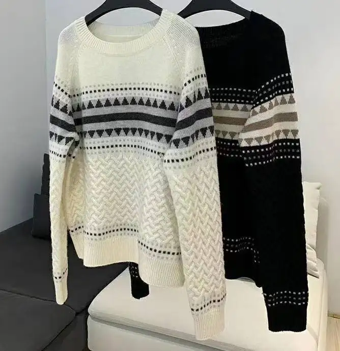 Новый зимний теплый ретро-свитер свободного кроя с контрастным геометрическим