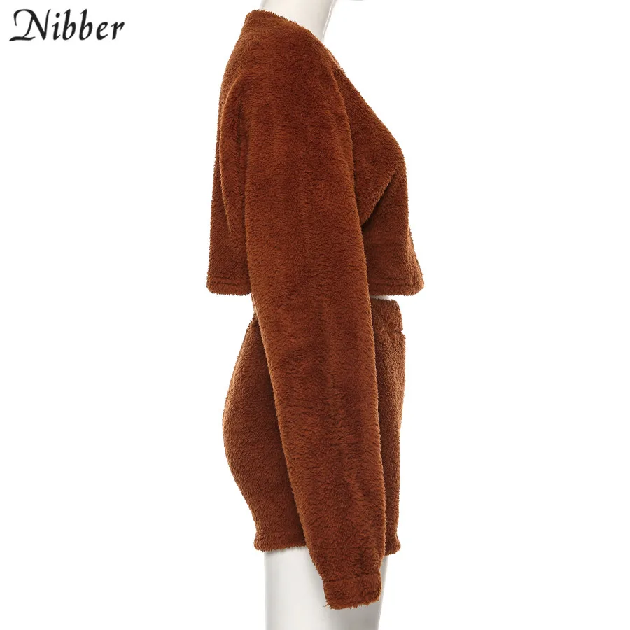 NIBBER/осенние Белые Плюшевые Короткие топы, женские шорты, комплекты из 2 предметов, модные уличные мягкие свободные пуловеры и шорты, комплекты для женщин