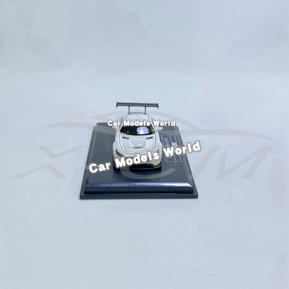 Полимерная модель автомобиля Avan Style A M G GT 3 1:87 (белый) |