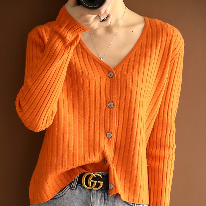 

2021 Spring And Autumn New Long Sleeved Wool Cardigan Women's V-neck Pit Sweater Short Loose Knit Bottomed Coat Women