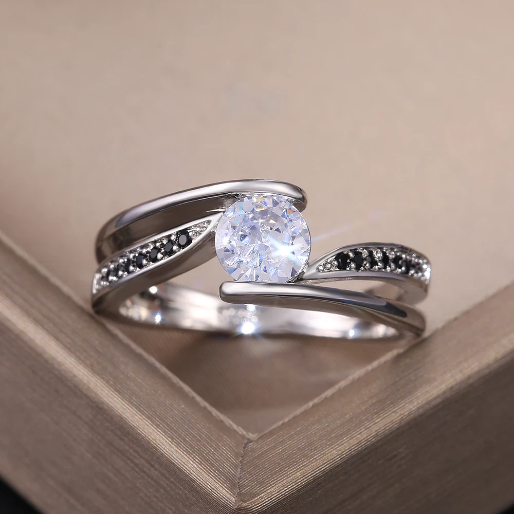 Huitan классический солитер круглый вырез Кристалл Циркон с черным камнем