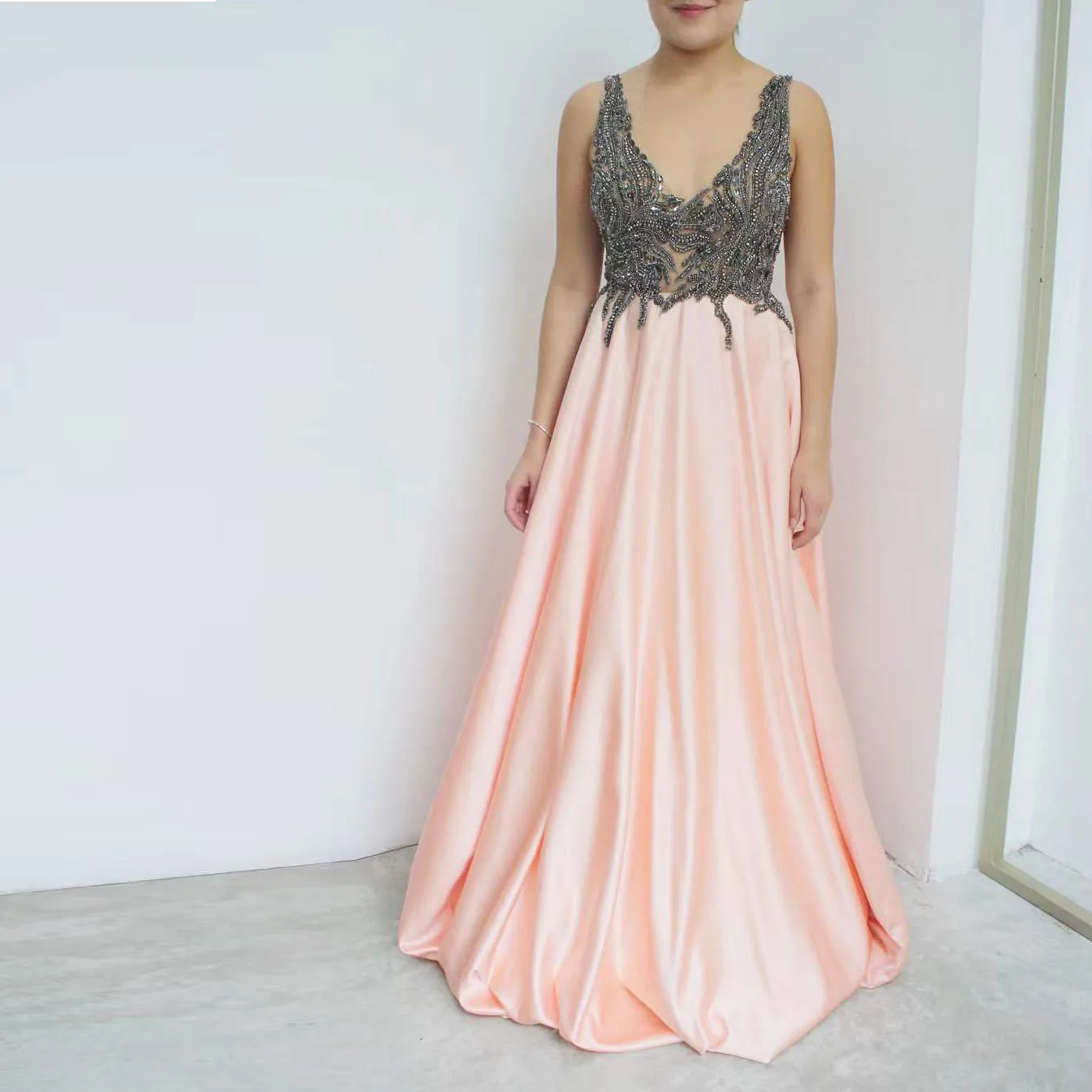 

Sexy Formal Prom Dresses Beading Sequined Deep V-Neck Sleeveless Backless Floor-Length Long Party Evening Gowns Robes De Soirée