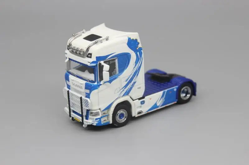 

GCD 1:64 S 730 LHD White & Blue stripe Truck Diecast Model Car
