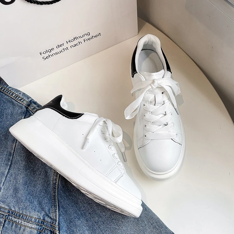 

2021 New Women's Running Casual Shoes Soft Leather Running Sneakers Lace Up Board Shoes Women Comfortable White Shoes hot