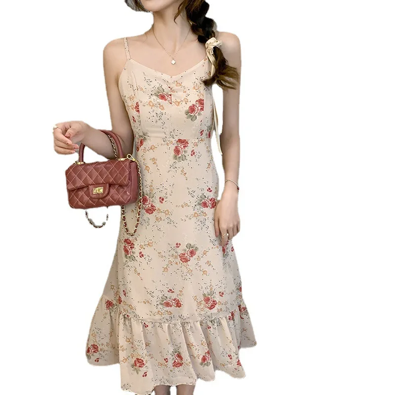 

2021 Summer Skirt Female New French Retro Floral Sling Holiday Style Fairy Skirt Temperament Waist Dress