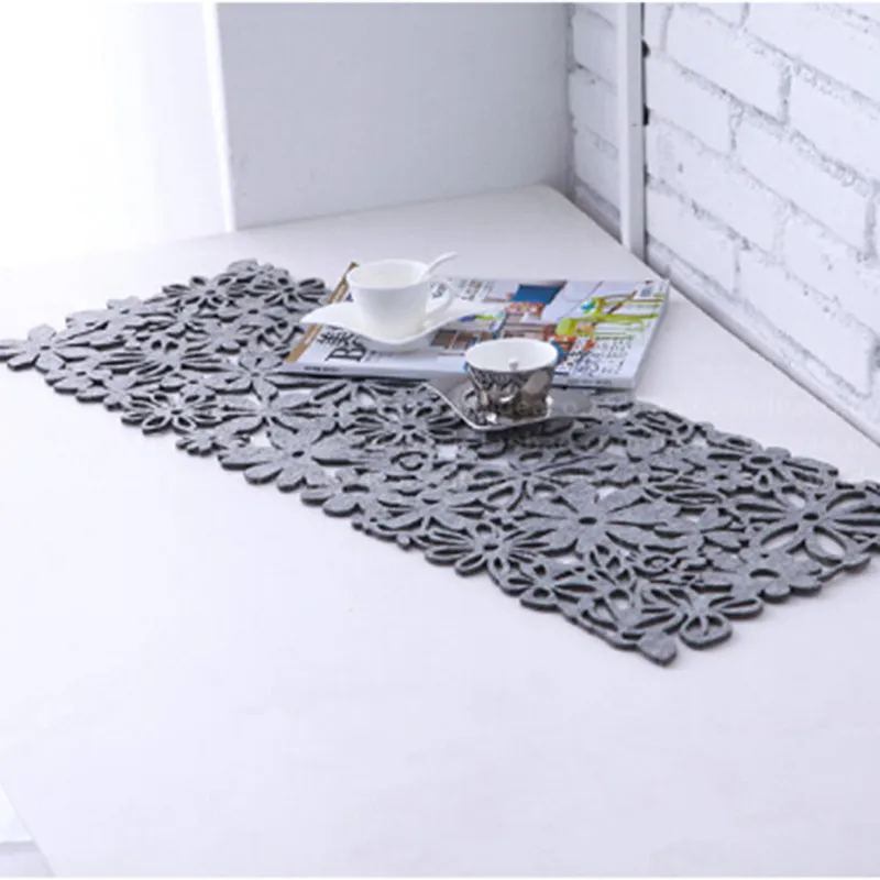 

2020 The New Hollow Felt Tablecloth Runner Placemats Table Mats Household Decorations Felt Table Mat Desktop Decoration Tools