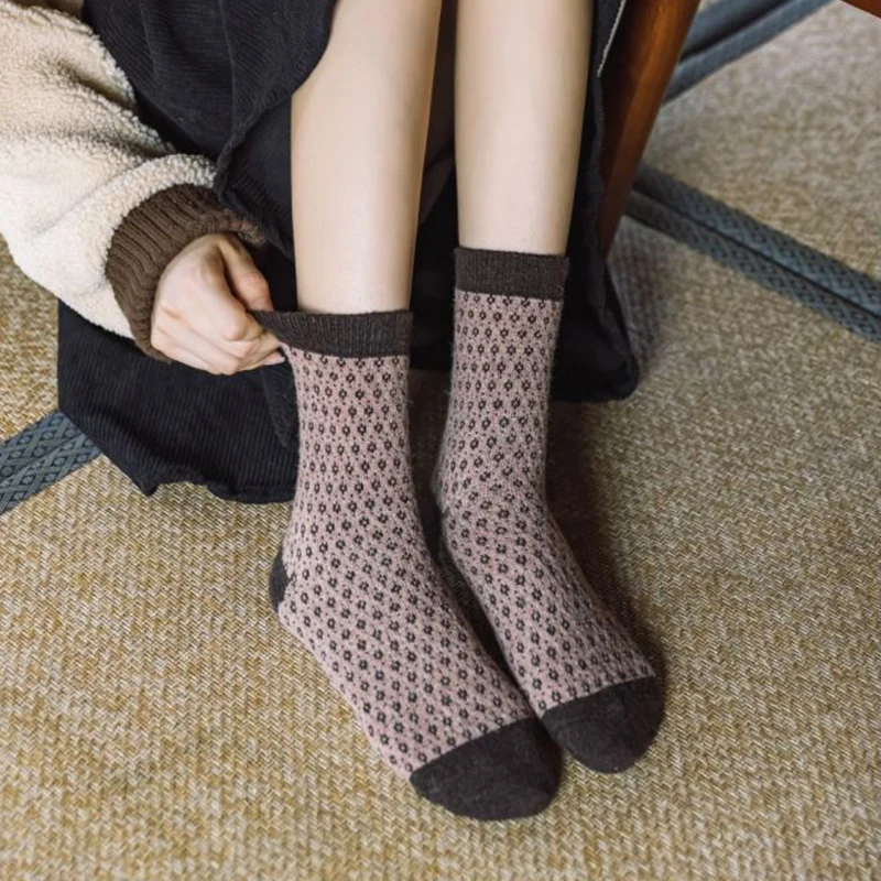 3 Pair Thicken Long Winter Socks Women Vintage Harajuku Cute Keep Warm Cycling Socks Pack New Fashion Girl Style Calcetas Mujer
