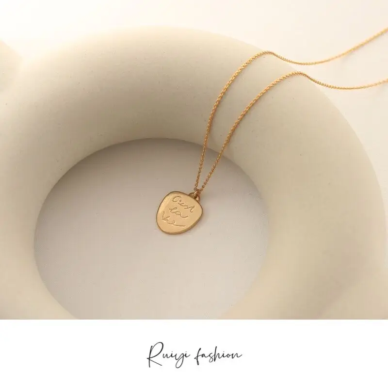 

RUIYI New Design Gold Pendant Necklace Simple Text Coin Coin Copper Necklace Women's Party Creative Hip Hop Sweater Chain gifts