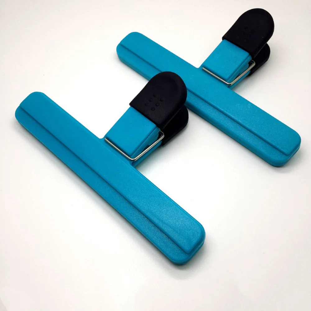 

2Pcs Food Sealing Clips Cartoon Patterned Portable Moisture-proof Fresh-keeping Clamp Snack Sealer (Rosy)