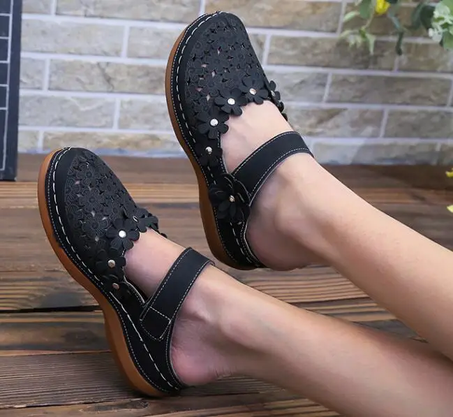 

2021 Women's Sandals Retro Floral Sweet Platform Shoes Woman Flat Sandals Ladies Leather Feminina Footwear Plus Size