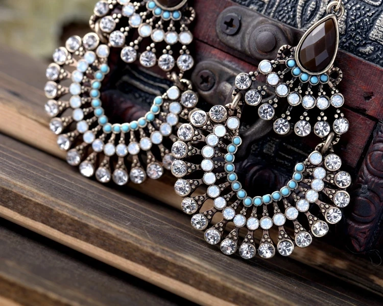 Женские винтажные серьги Gypsy золотистый металл со стразами полимерные с бусинами