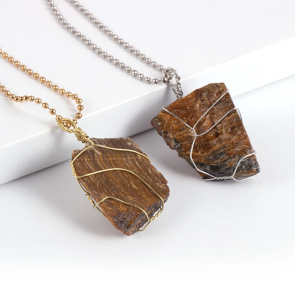 Естественный неправильной формы ожерелье с кристаллами Тигрового Глаза из