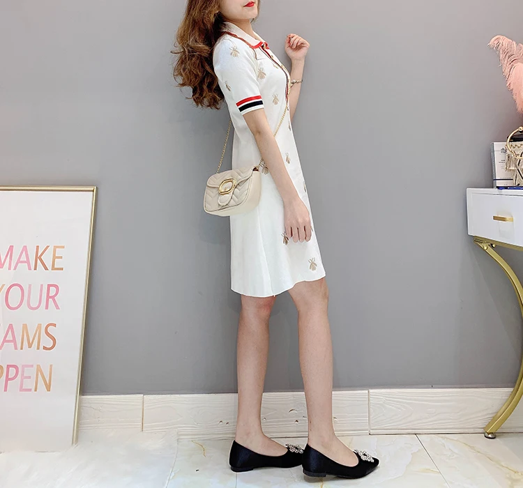 Элегантное трикотажное платье 2019 с отложным воротником коротким рукавом и