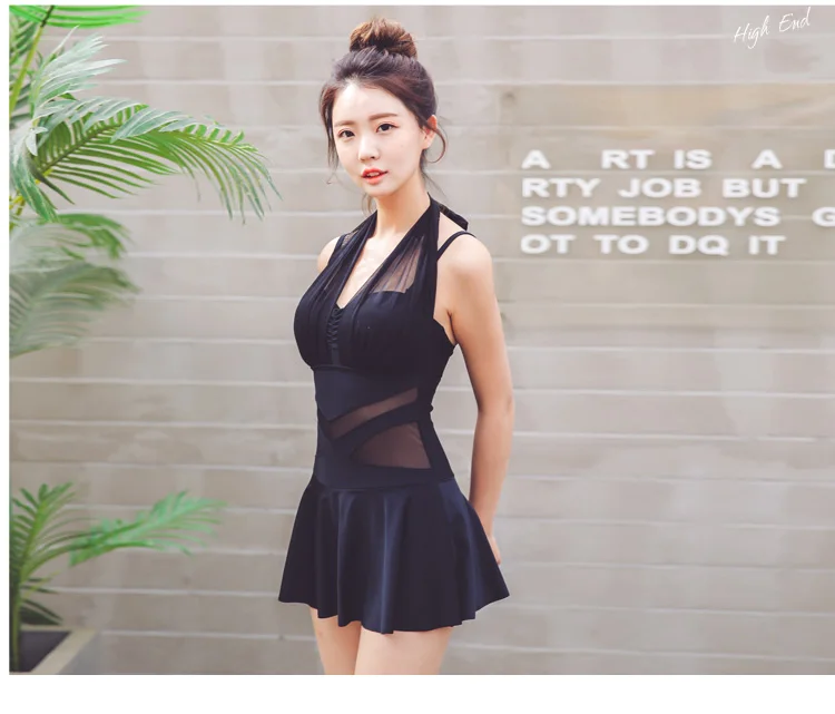 Новый черный слитный купальный костюм на плоской подошве с небольшой грудью и